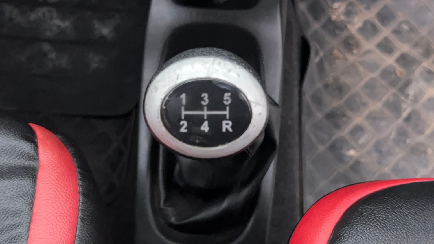 Used 2014 Maruti Suzuki Wagon R VXI Petrol Manual interior GEAR  KNOB VIEW
