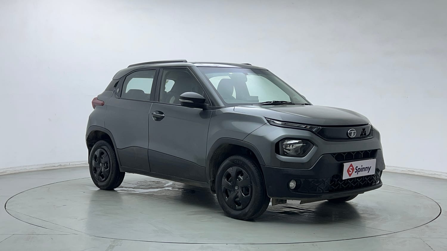 Used 2024 Tata Punch Pure MT Petrol Manual exterior RIGHT FRONT CORNER VIEW