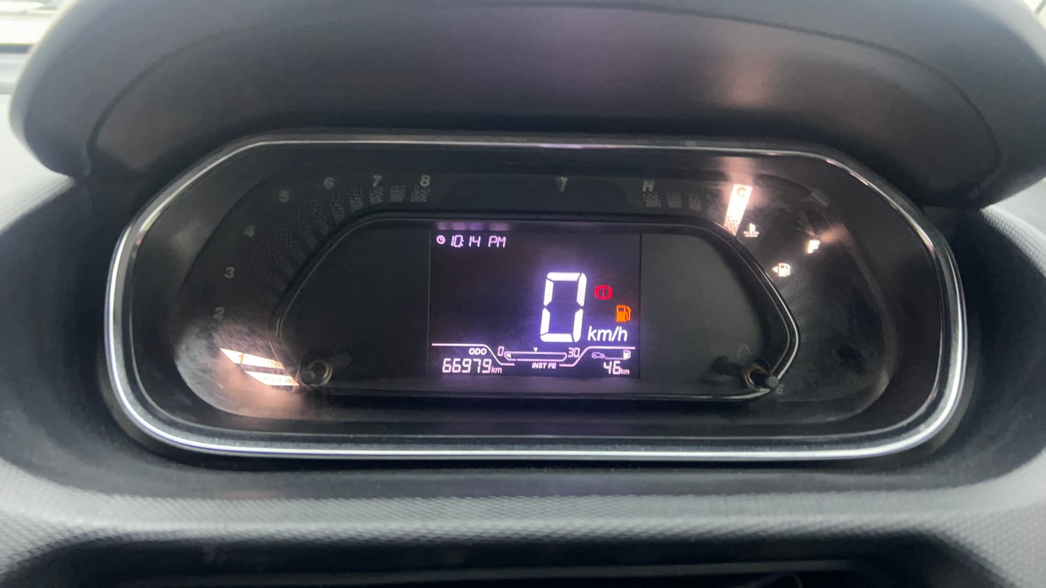 Used 2020 Tata Tiago XT Petrol Manual interior CLUSTERMETER VIEW