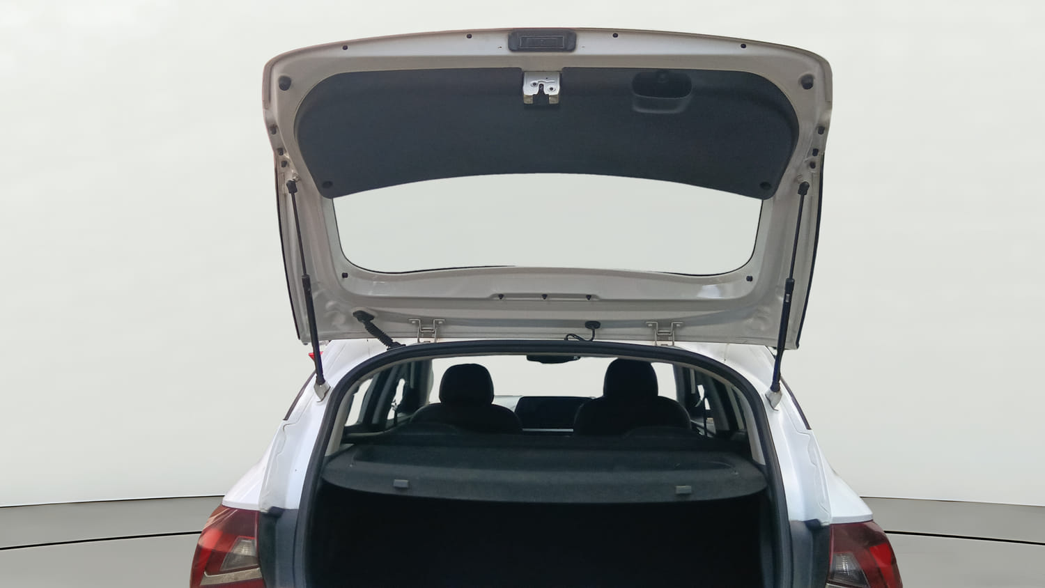 Used 2021 Hyundai i20 Asta 1.2 IVT Petrol Automatic interior DICKY DOOR OPEN VIEW