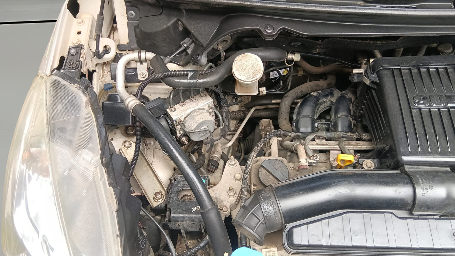 Used 2015 Maruti Suzuki Ertiga Vxi Petrol Manual engine ENGINE RIGHT SIDE VIEW