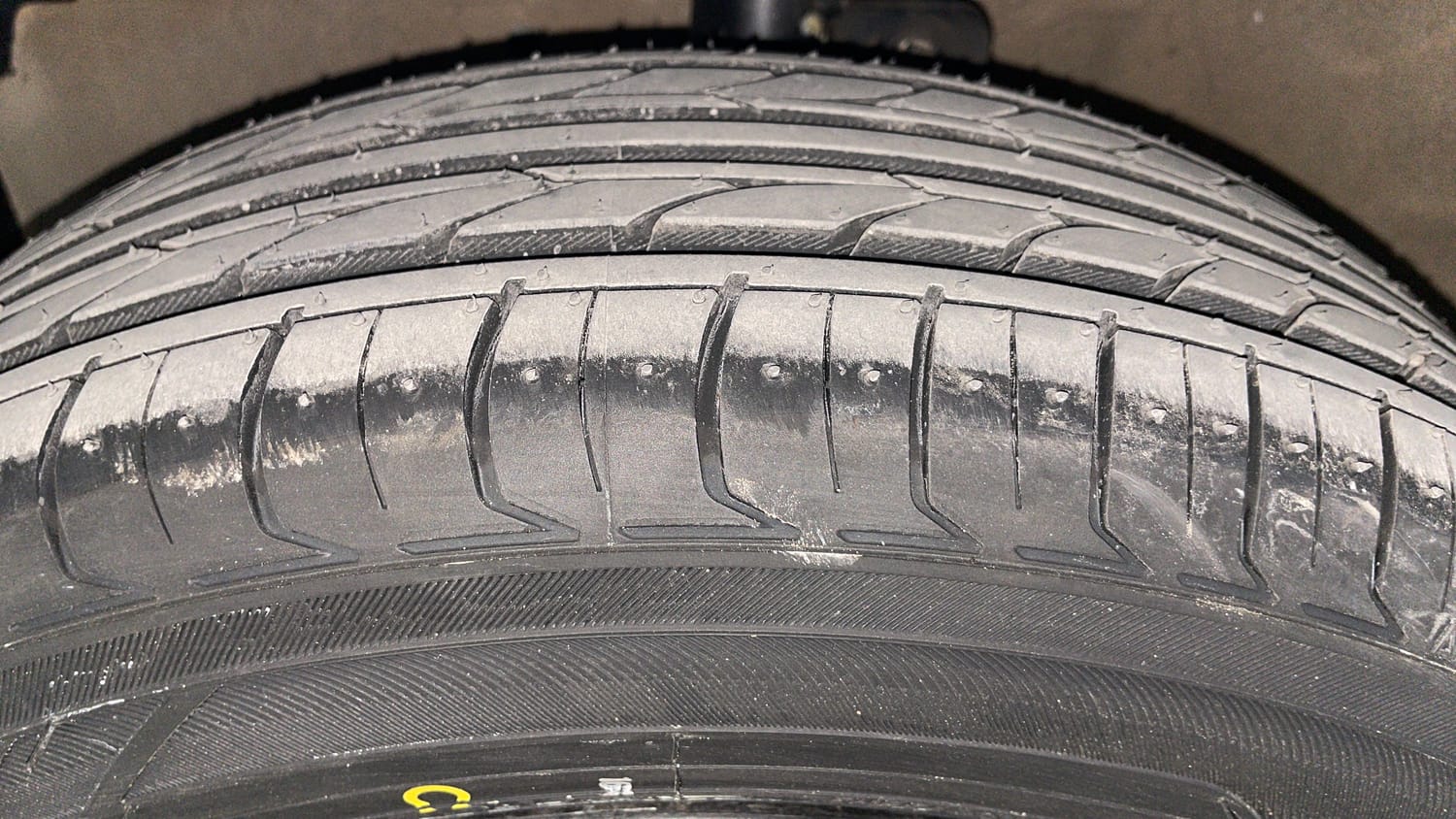 Used 2019 Maruti Suzuki Celerio ZXi (O) AMT Petrol Automatic tyres LEFT FRONT TYRE TREAD VIEW