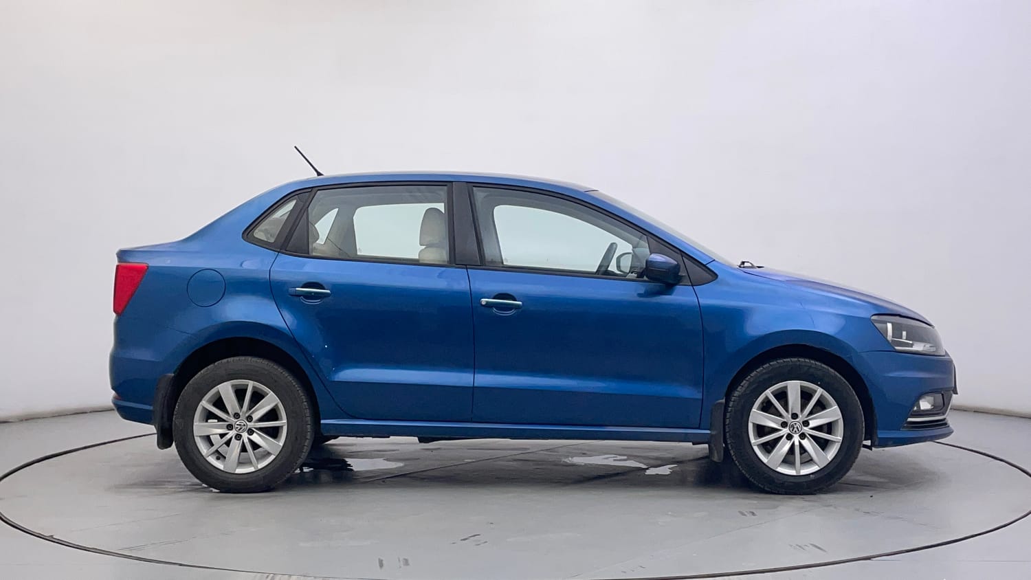 Used 2017 Volkswagen Ameo Highline1.2L (P) Petrol Manual exterior RIGHT SIDE VIEW