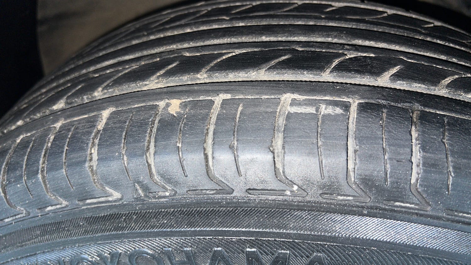 Used 2016 Hyundai Creta 1.6 SX Plus Petrol Petrol Manual tyres RIGHT FRONT TYRE TREAD VIEW