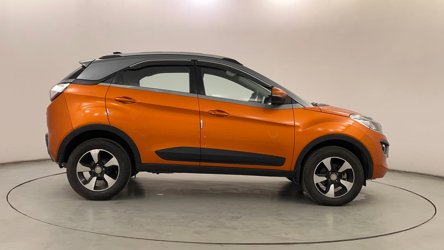 Used 2019 Tata Nexon XZA Plus Petrol Dual Tone Petrol Automatic exterior RIGHT SIDE VIEW