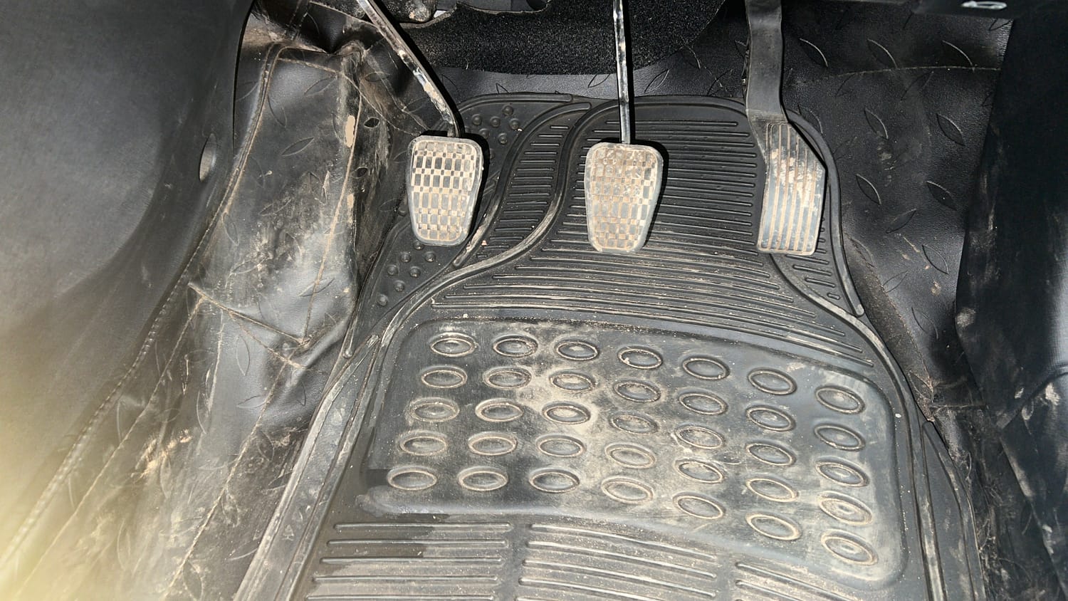 Used 2023 Tata Punch Accomplished MT Petrol Manual interior PEDALS VIEW