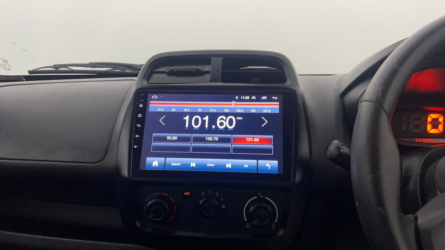 Used 2017 Renault Kwid 1.0 RXL Petrol Manual top_features Integrated (in-dash) music system