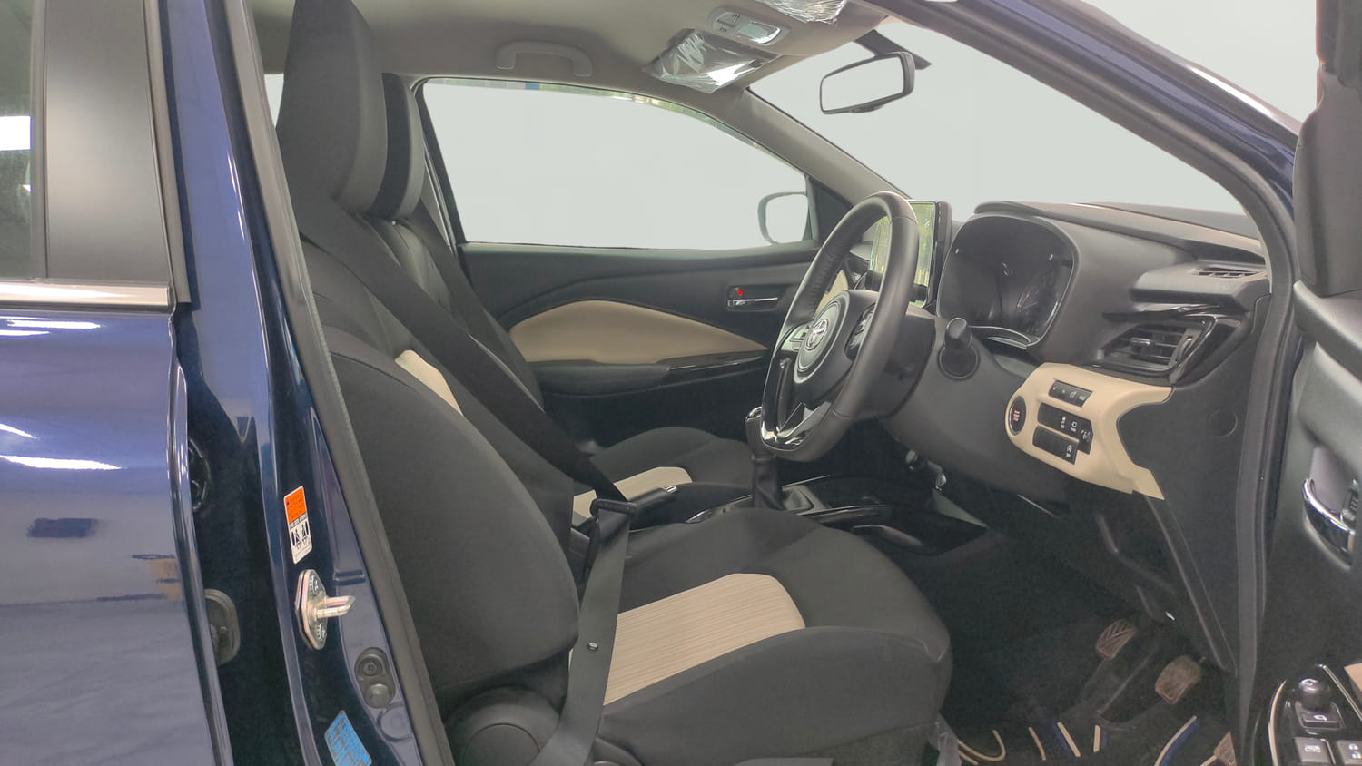 Used 2025 Toyota Glanza V Petrol Manual interior RIGHT SIDE FRONT DOOR CABIN VIEW