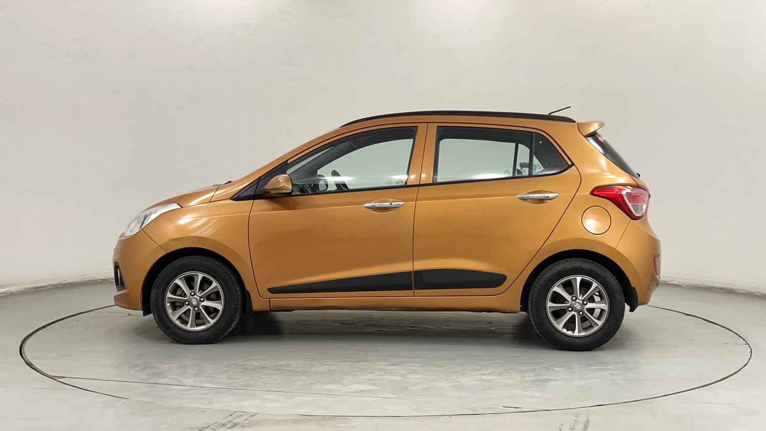 Used 2014 Hyundai Grand i10 Asta 1.2 Kappa VTVT (O) Petrol Manual exterior LEFT SIDE VIEW