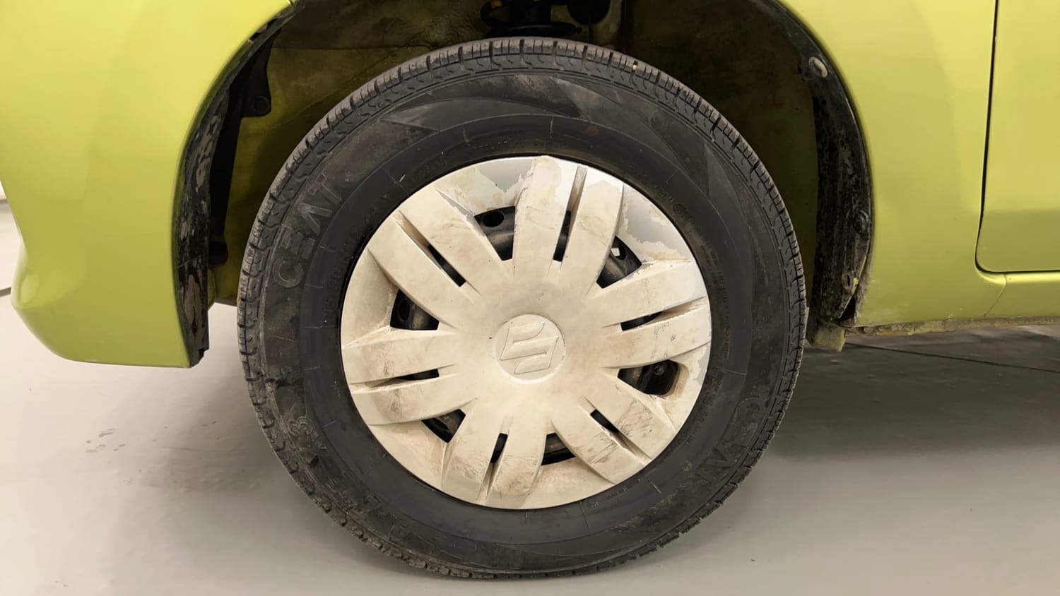 Used 2017 Maruti Suzuki Alto 800 LXi CNG (O) Cng Manual tyres LEFT FRONT TYRE RIM VIEW