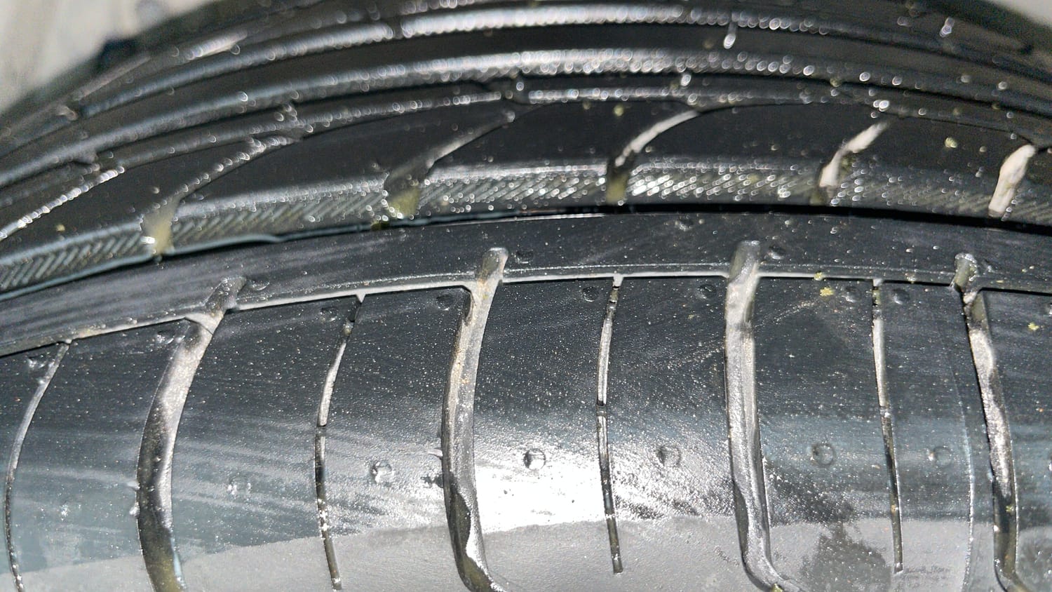 Used 2019 Maruti Suzuki Ciaz Alpha Hybrid 1.5 Petrol Manual tyres LEFT FRONT TYRE TREAD VIEW
