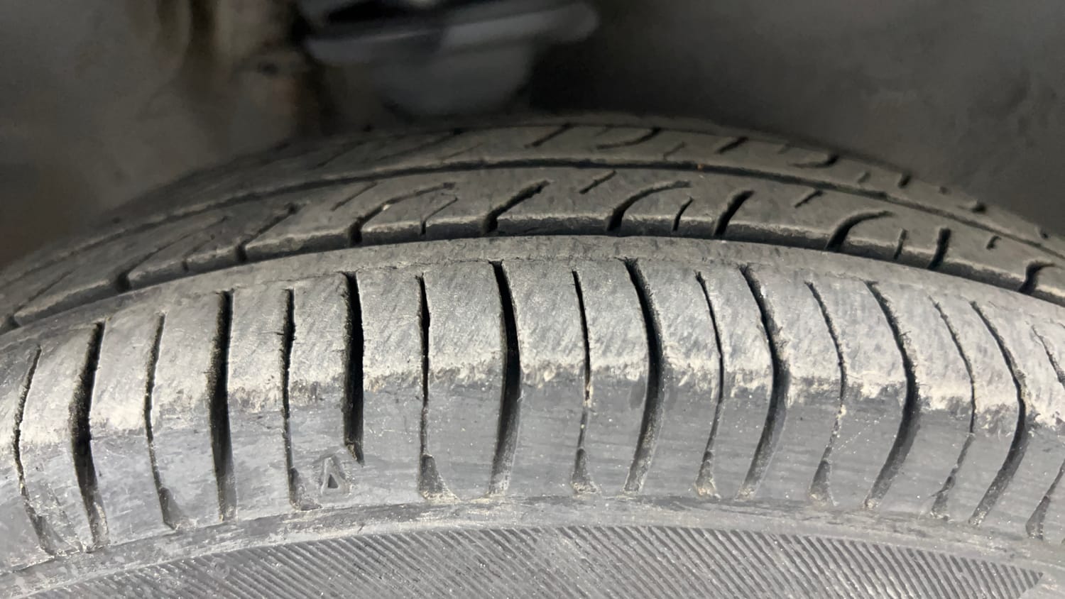 Used 2014 Maruti Suzuki Alto 800 LXI CNG (outside fitted) Cng Manual tyres RIGHT FRONT TYRE TREAD VIEW