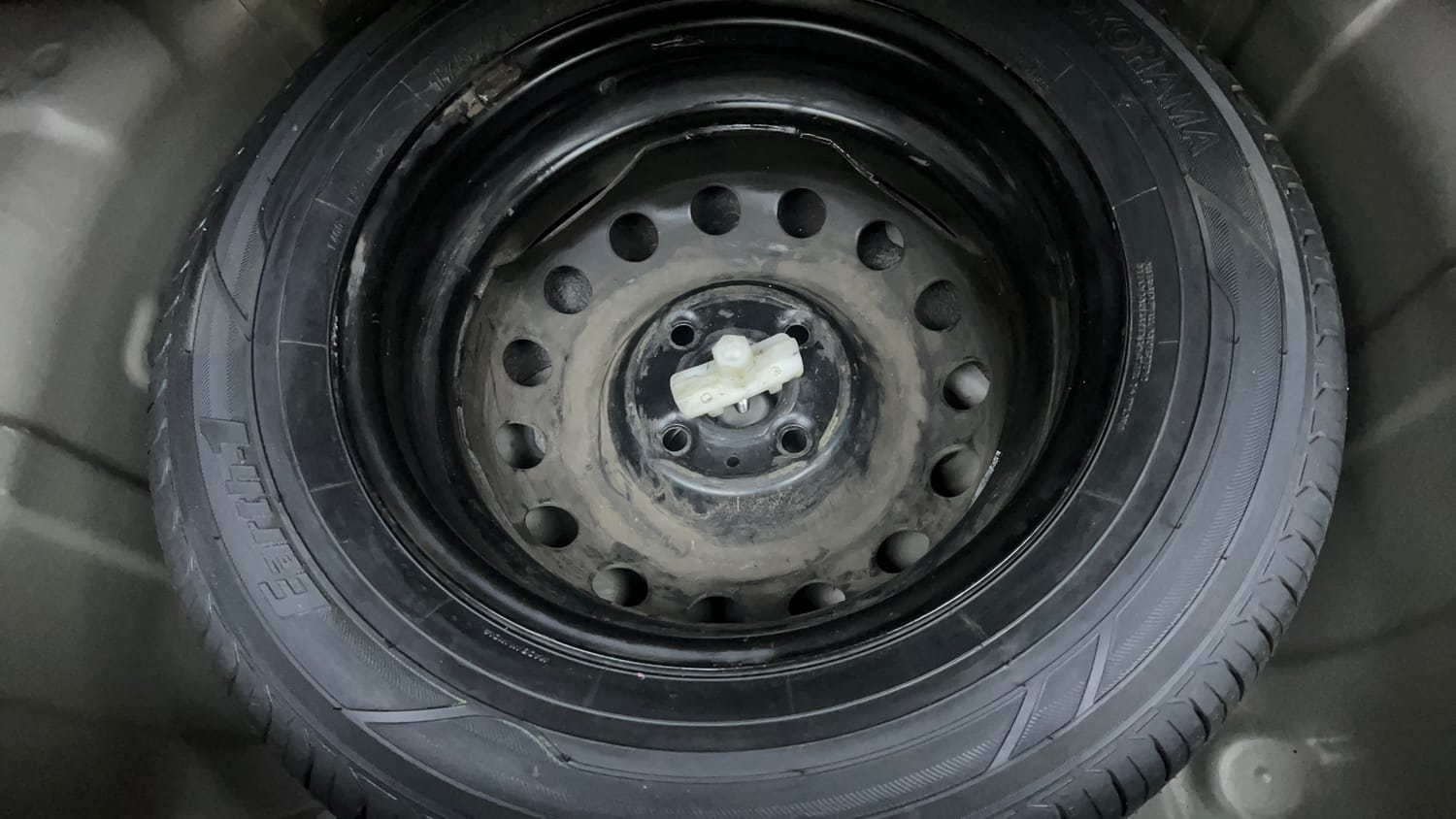 Used 2012 Hyundai i20 Magna 1.2 Petrol Manual tyres SPARE TYRE VIEW