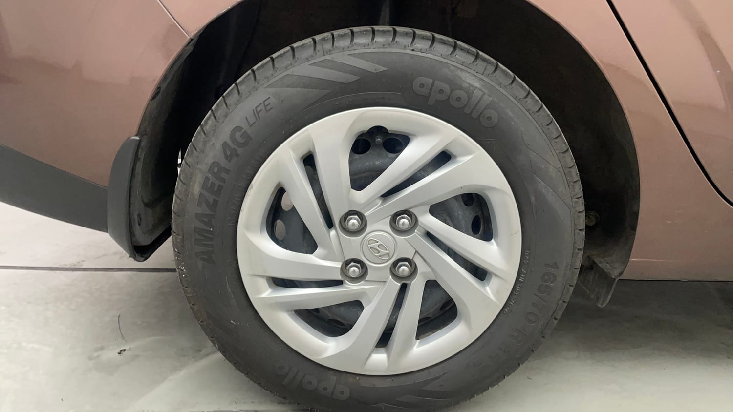 Used 2021 Hyundai Aura S 1.2 Petrol Petrol Manual tyres RIGHT REAR TYRE RIM VIEW