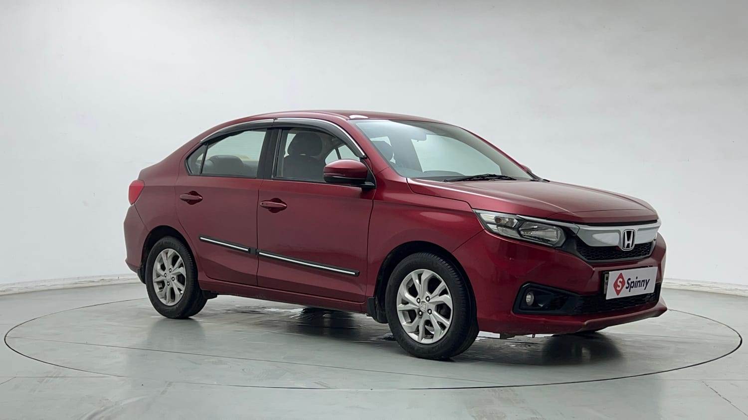 Used 2018 Honda Amaze 1.2 V CVT Petrol Petrol Automatic exterior RIGHT FRONT CORNER VIEW