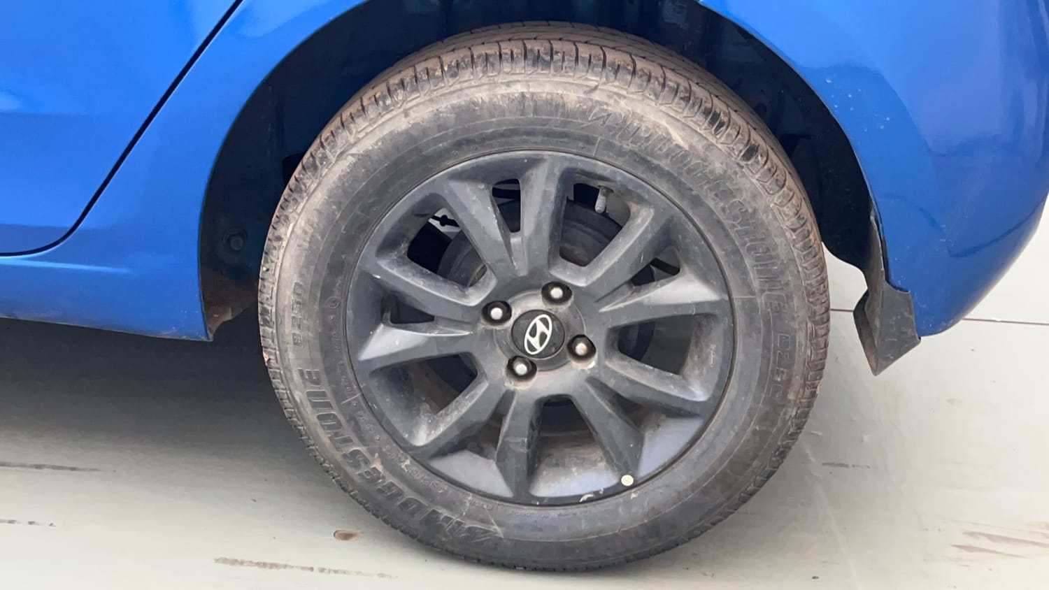 Used 2020 Hyundai Elite i20 Sportz Plus 1.2 Petrol Manual tyres LEFT REAR TYRE RIM VIEW
