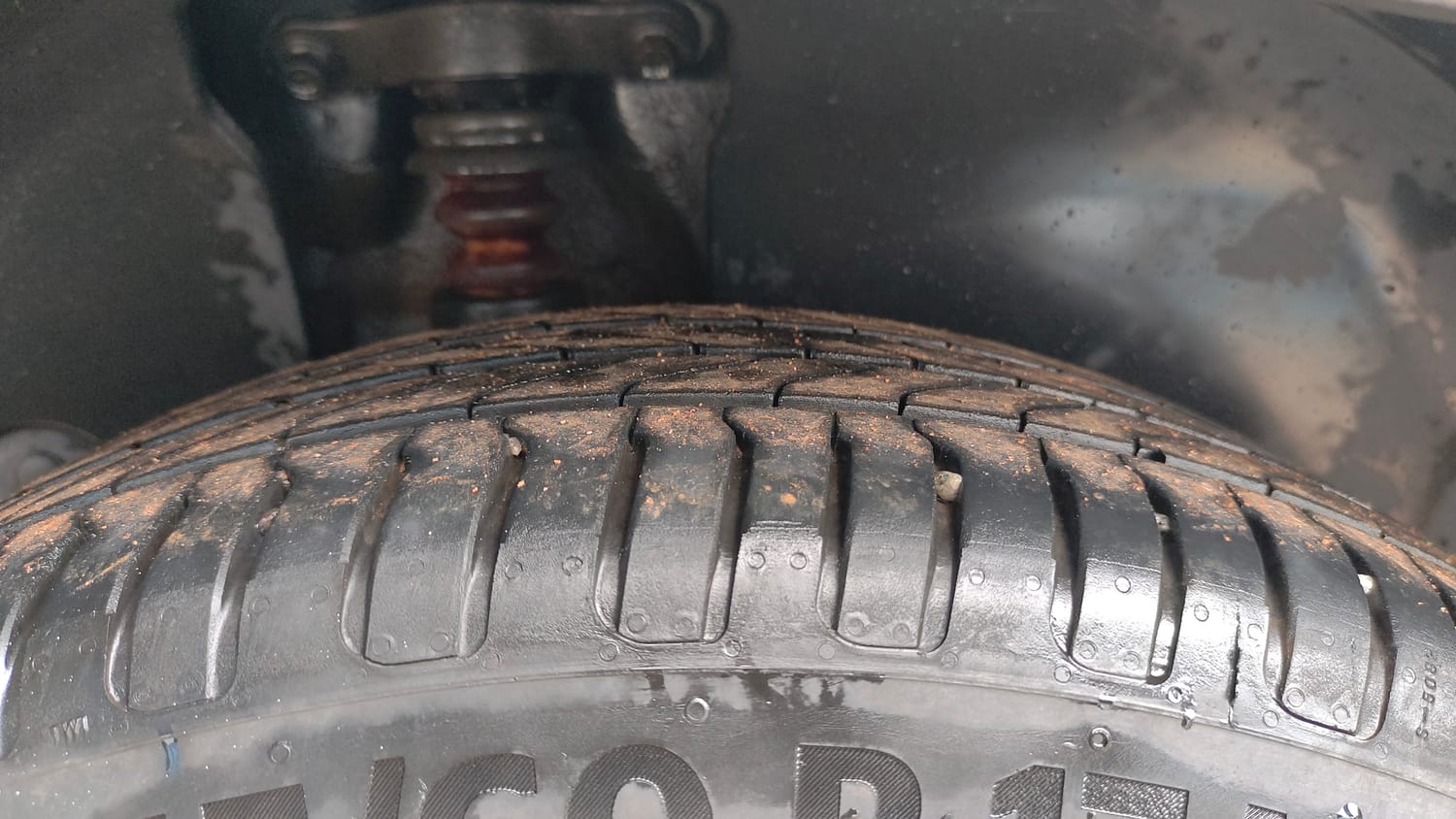 Used 2022 Hyundai Creta SX (O) 1.4 Turbo 7 DCT Dual Tone Petrol Automatic tyres RIGHT REAR TYRE TREAD VIEW