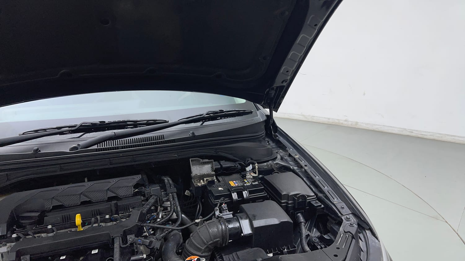 Used 2024 Hyundai Verna SX 1.5 Petrol MT Petrol Manual engine ENGINE LEFT SIDE HINGE & APRON VIEW