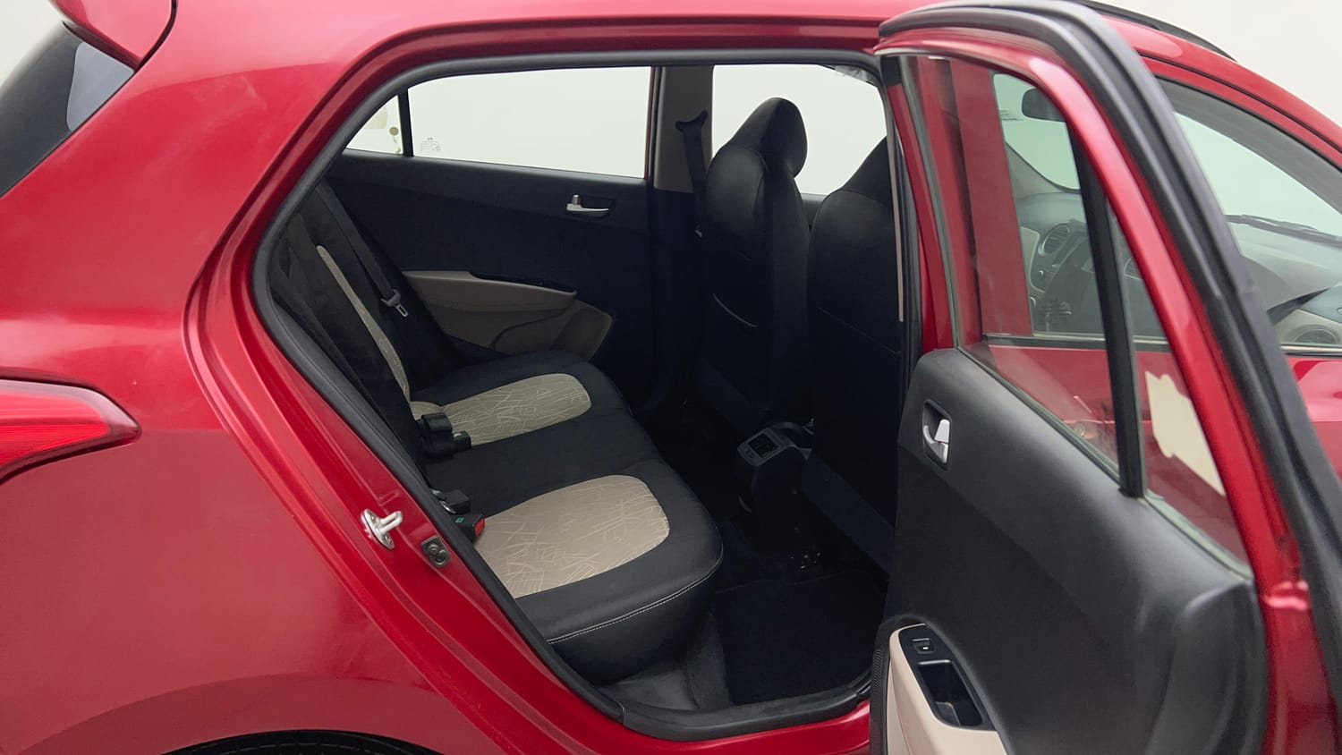 Used 2018 Hyundai Grand i10 Sportz (O) AT 1.2 Kappa VTVT Petrol Automatic interior RIGHT SIDE REAR DOOR CABIN VIEW