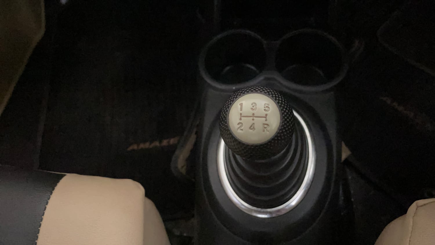 Used 2018 Honda Amaze 1.2 S i-VTEC Opt Petrol Manual interior GEAR  KNOB VIEW