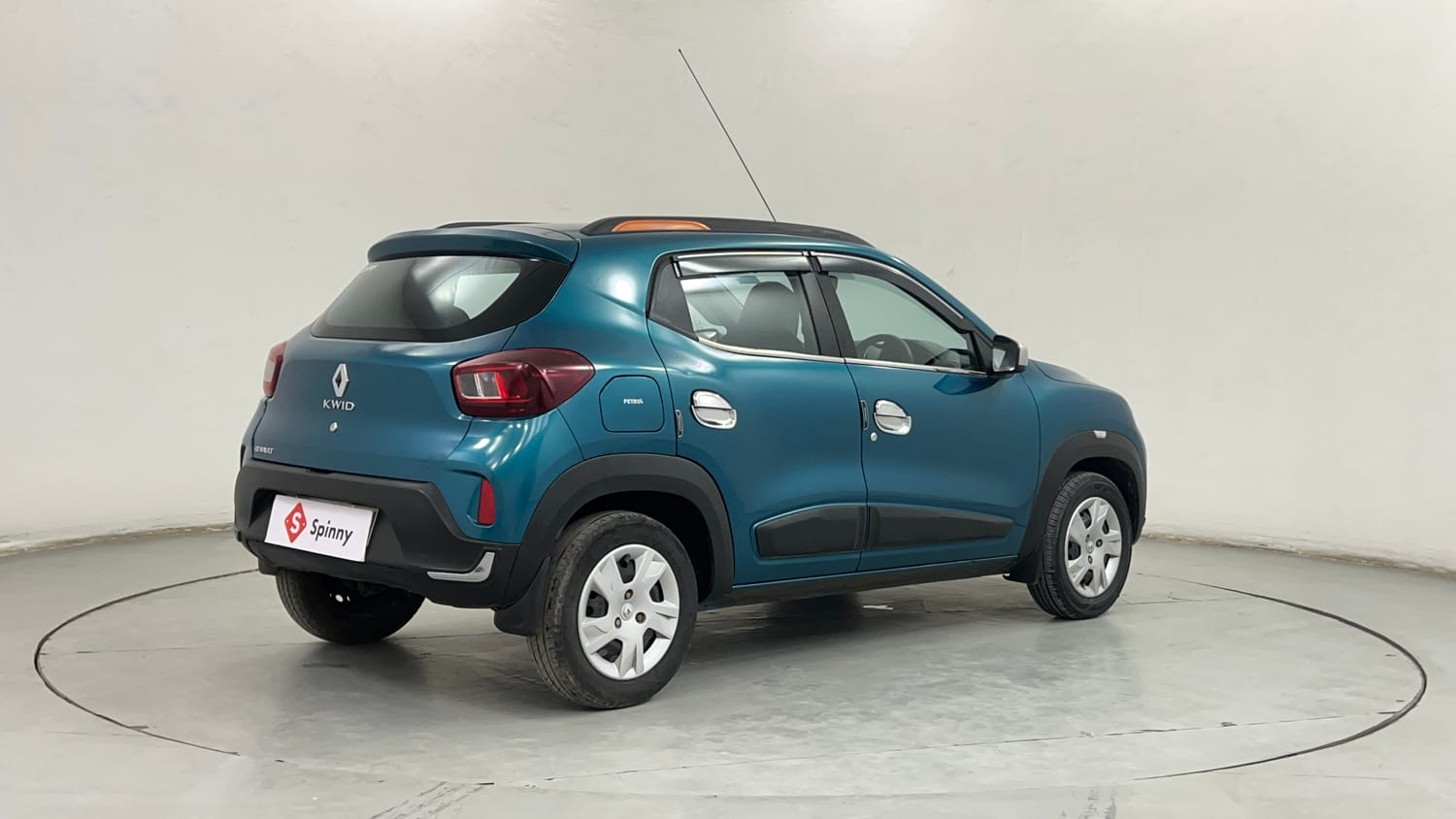 Used 2022 Renault Kwid RXT 1.0 (O) Petrol Manual exterior RIGHT REAR CORNER VIEW