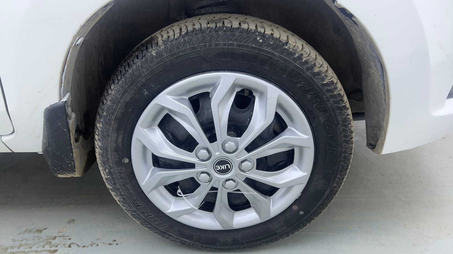 Used 2016 Maruti Suzuki Alto K10 VXi Petrol Manual tyres RIGHT FRONT TYRE RIM VIEW