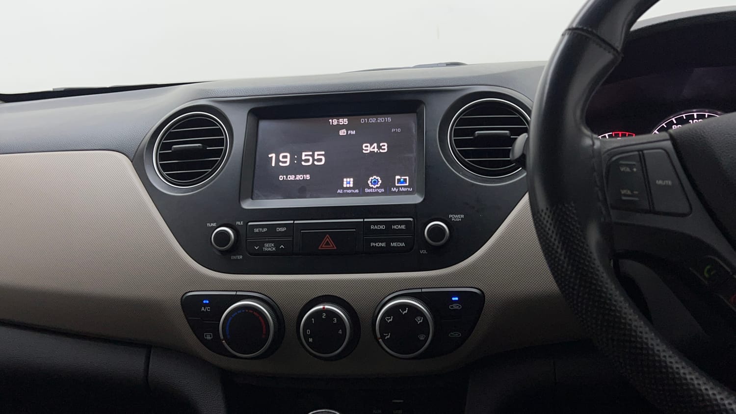 Used 2018 Hyundai Grand i10 Sportz (O) AT 1.2 Kappa VTVT Petrol Automatic interior MUSIC SYSTEM & AC CONTROL VIEW