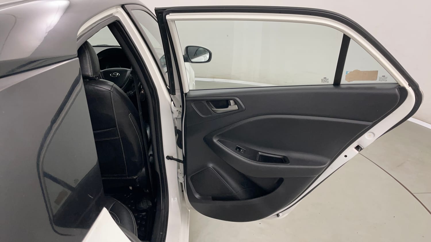 Used 2017 Hyundai Elite i20 Asta 1.2 Dual Tone Petrol Manual interior RIGHT REAR DOOR OPEN VIEW