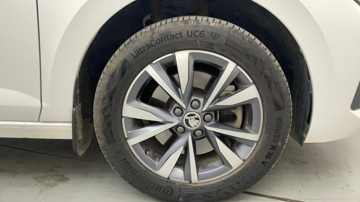 Used 2024 Skoda Slavia Style 1.5L TSI DSG Petrol Automatic tyres RIGHT FRONT TYRE RIM VIEW