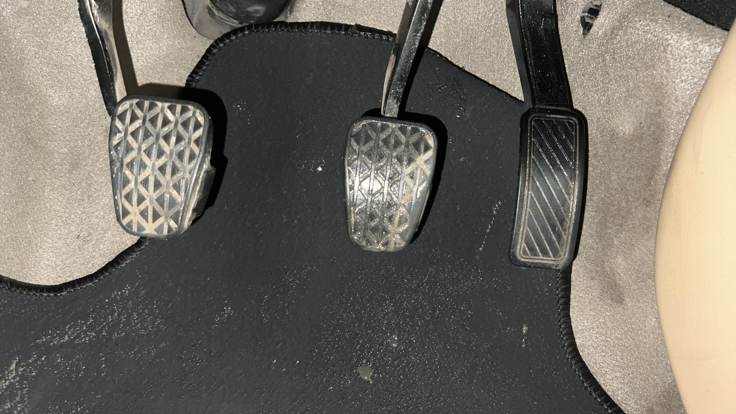 Used 2016 Ford Figo Aspire Titanium 1.2 Ti-VCT Petrol Manual interior PEDALS VIEW