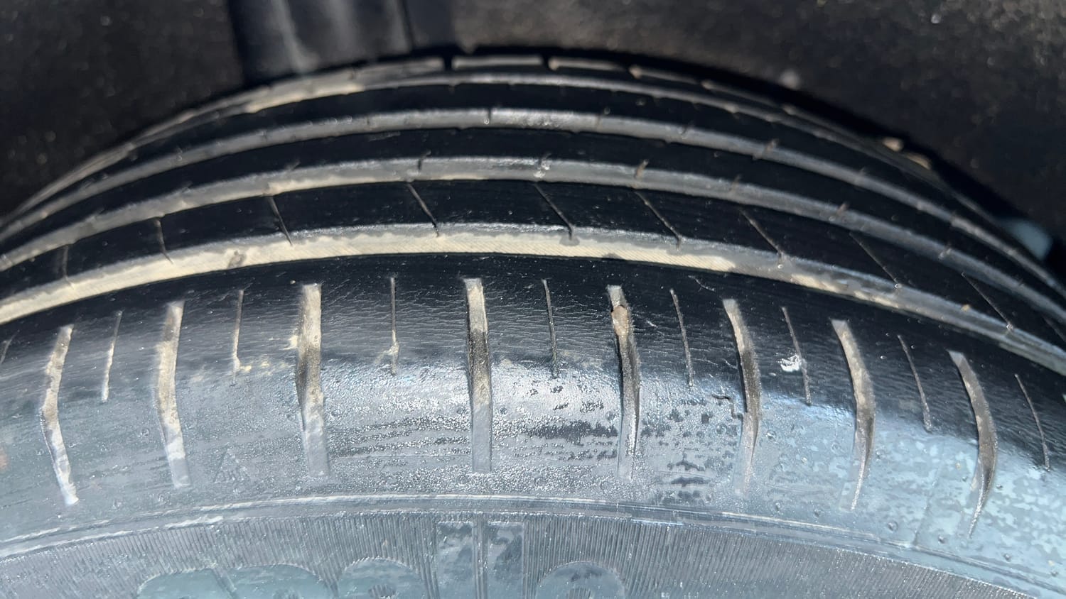 Used 2021 Maruti Suzuki Baleno Zeta Petrol Manual tyres RIGHT REAR TYRE TREAD VIEW