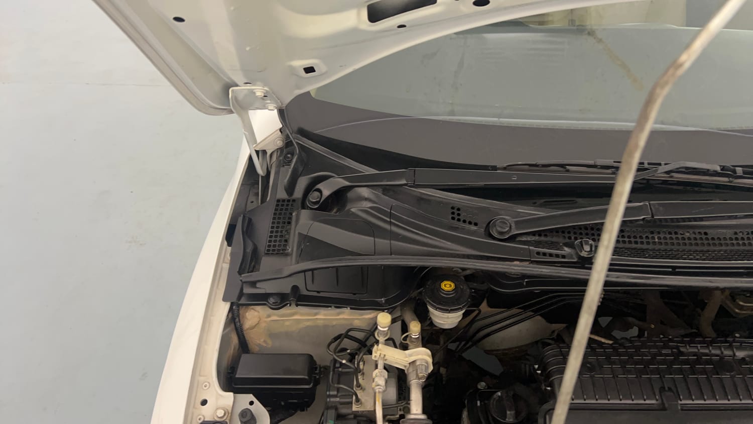 Used 2020 Honda City ZX Petrol Petrol Manual engine ENGINE RIGHT SIDE HINGE & APRON VIEW