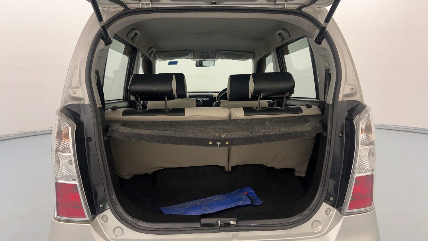 Used 2017 Maruti Suzuki Wagon R VXI+ Petrol Manual interior DICKY INSIDE VIEW