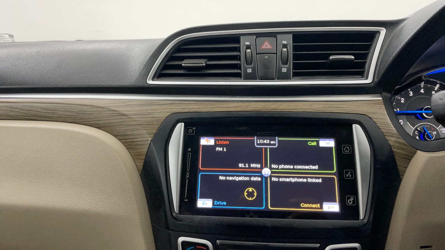 Used 2019 Maruti Suzuki Ciaz Alpha Hybrid 1.5 Petrol Manual interior MUSIC SYSTEM & AC CONTROL VIEW