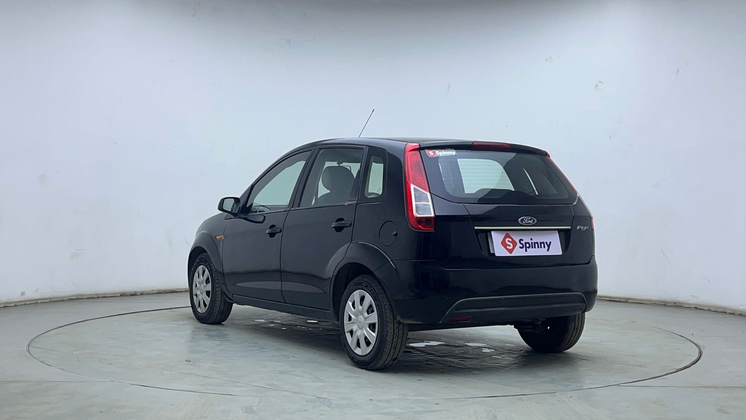 Used 2013 Ford Figo Duratec Petrol ZXI 1.2 Petrol Manual exterior LEFT REAR CORNER VIEW