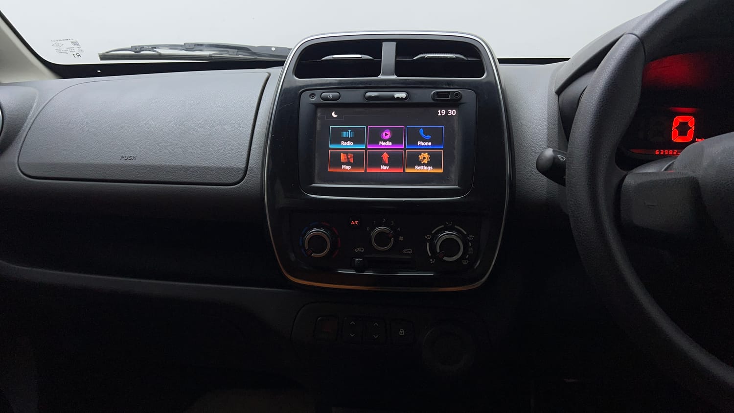 Used 2018 Renault Kwid 1.0 RXT Petrol Manual top_features Integrated (in-dash) music system