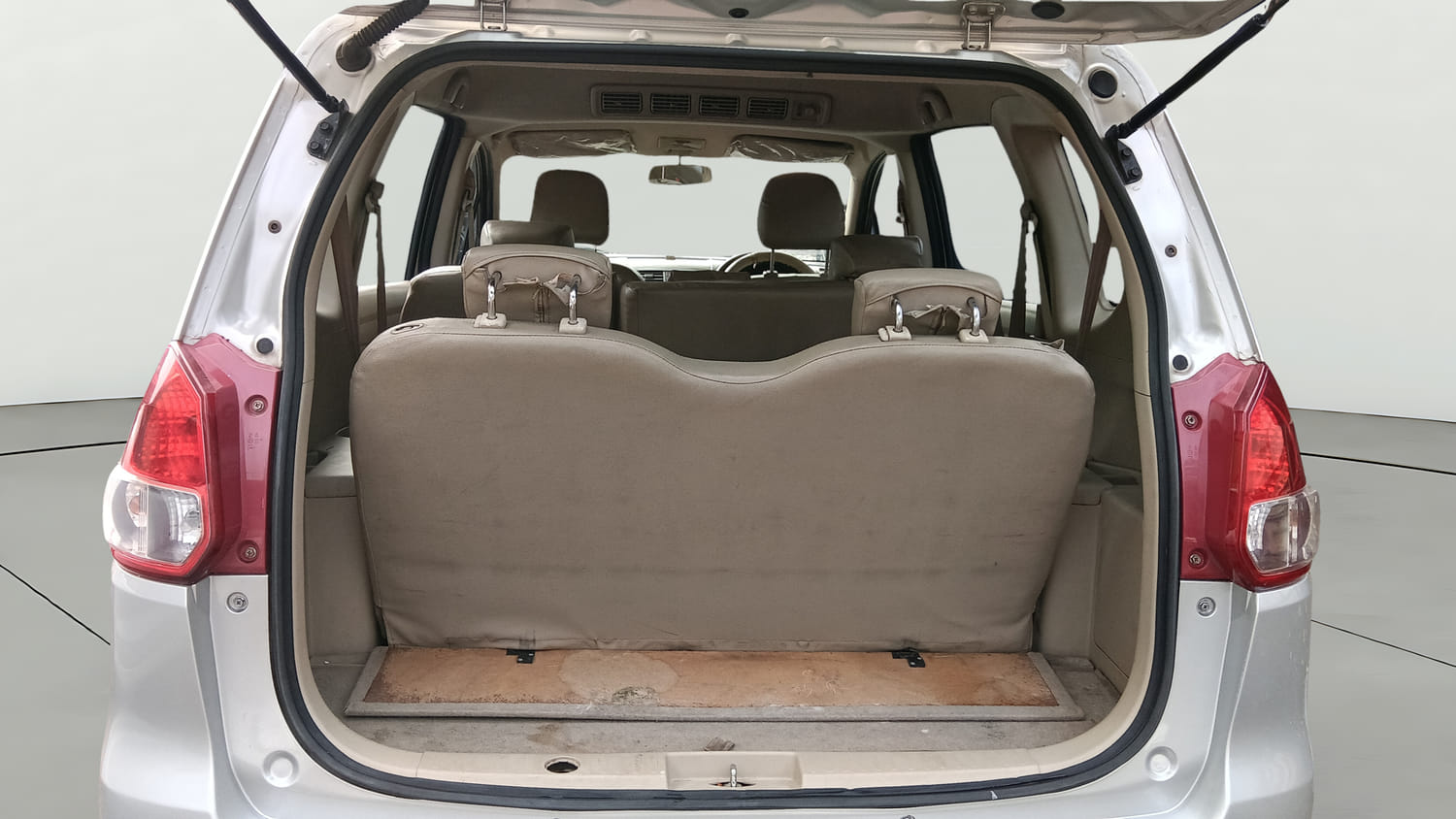 Used 2015 Maruti Suzuki Ertiga Vxi Petrol Manual interior DICKY INSIDE VIEW