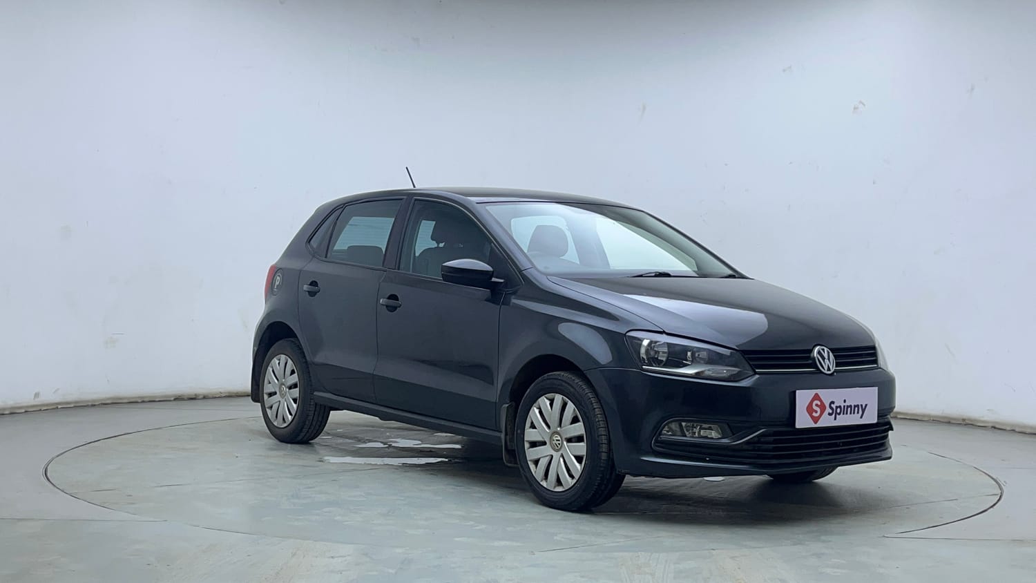 Used 2016 Volkswagen Polo Comfortline 1.2L (P) Petrol Manual exterior RIGHT FRONT CORNER VIEW