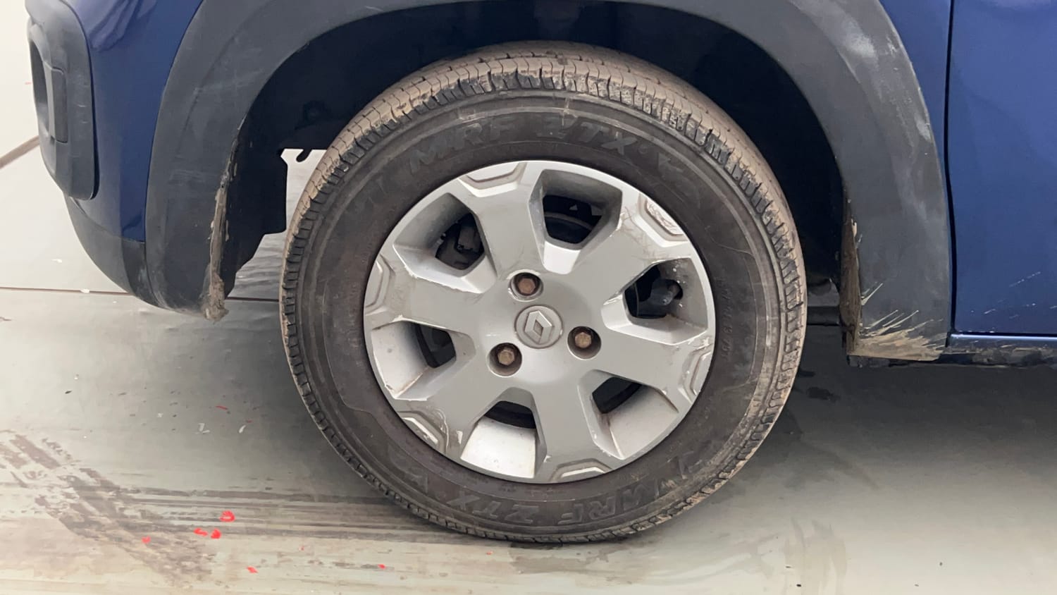 Used 2019 Renault Kwid CLIMBER 1.0 Petrol Manual tyres LEFT FRONT TYRE RIM VIEW