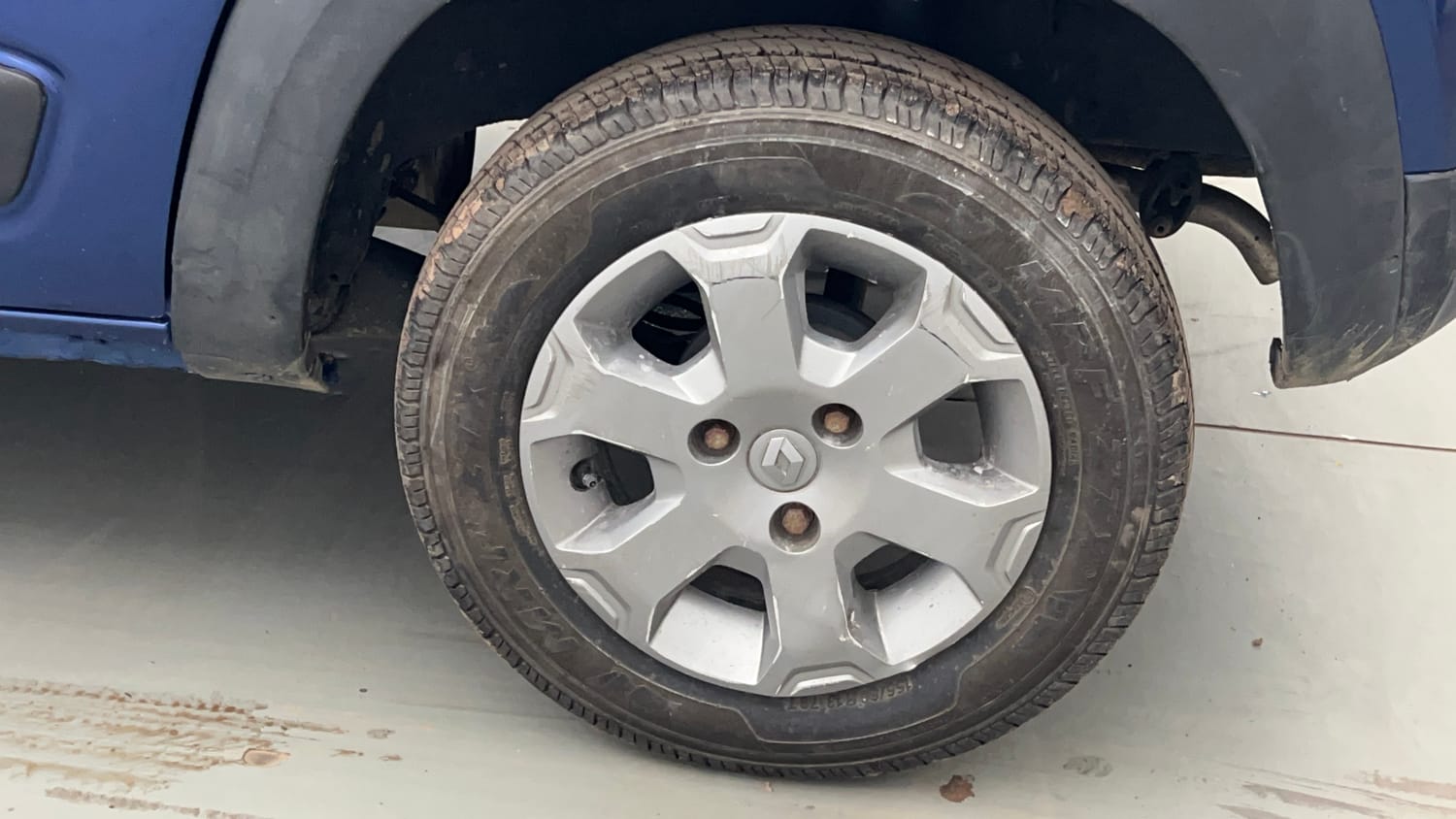 Used 2019 Renault Kwid CLIMBER 1.0 Petrol Manual tyres LEFT REAR TYRE RIM VIEW