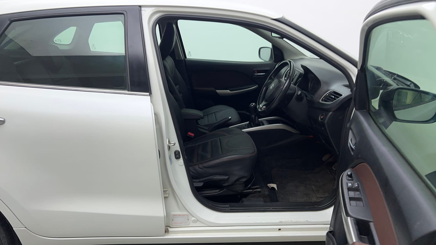 Used 2017 Maruti Suzuki Baleno Zeta 1.2 Petrol Manual interior RIGHT SIDE FRONT DOOR CABIN VIEW