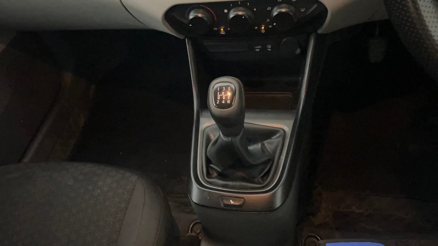 Used 2021 Tata Altroz XM Petrol Petrol Manual interior GEAR  KNOB VIEW