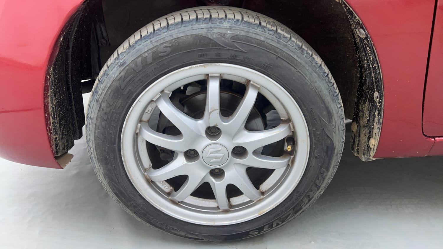 Used 2018 Maruti Suzuki Wagon R 1.0 VXI AMT Petrol Automatic tyres LEFT FRONT TYRE RIM VIEW