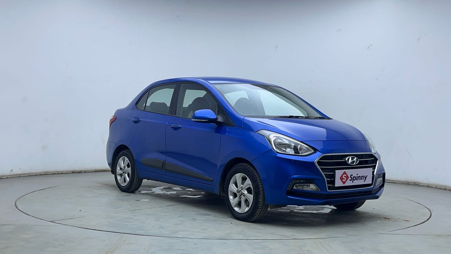 Used 2018 Hyundai Xcent SX Petrol Manual exterior RIGHT FRONT CORNER VIEW
