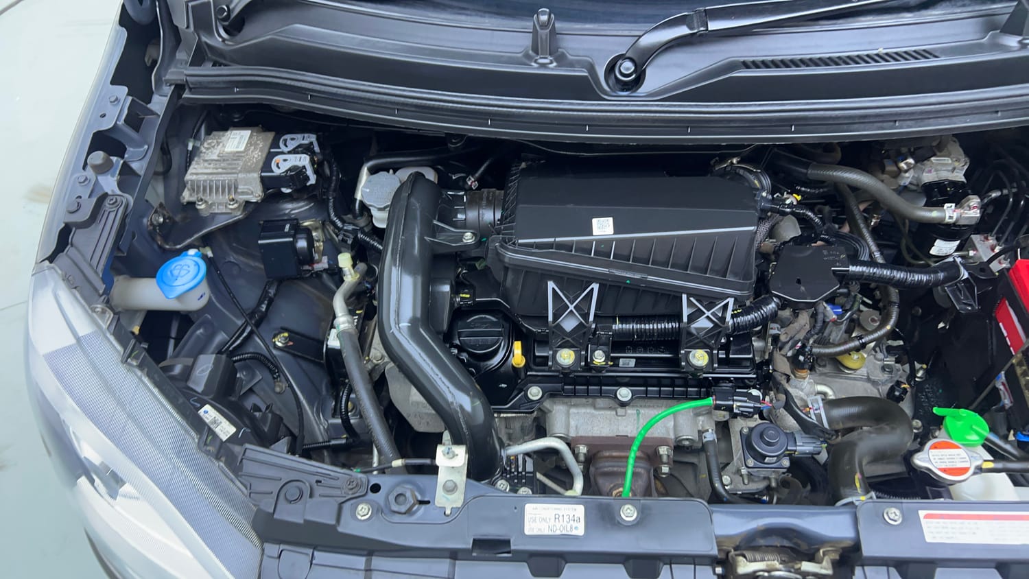 Used 2023 Maruti Suzuki Wagon R VXI 1.0 CNG Cng Manual engine ENGINE RIGHT SIDE VIEW