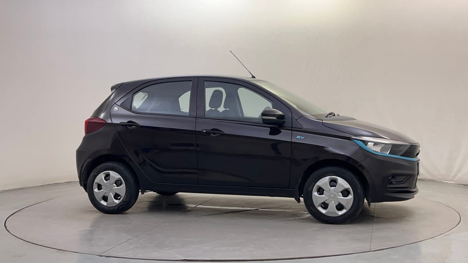 Used 2024 Tata Tiago EV XT Medium Range Electric Automatic exterior RIGHT SIDE VIEW