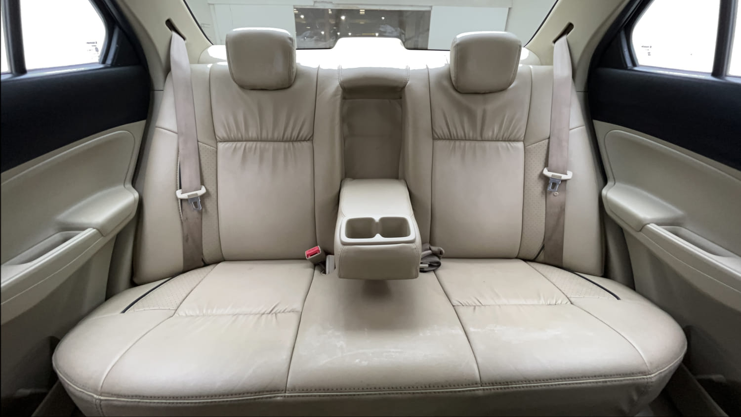 Used 2017 Maruti Suzuki Dzire VXi AMT Petrol Automatic interior REAR SEAT CONDITION VIEW