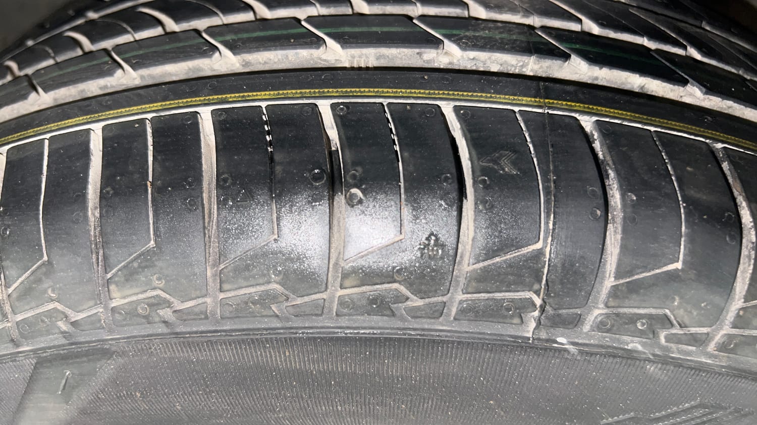 Used 2018 Tata Nexon XZA Plus Diesel Diesel Automatic tyres LEFT FRONT TYRE TREAD VIEW