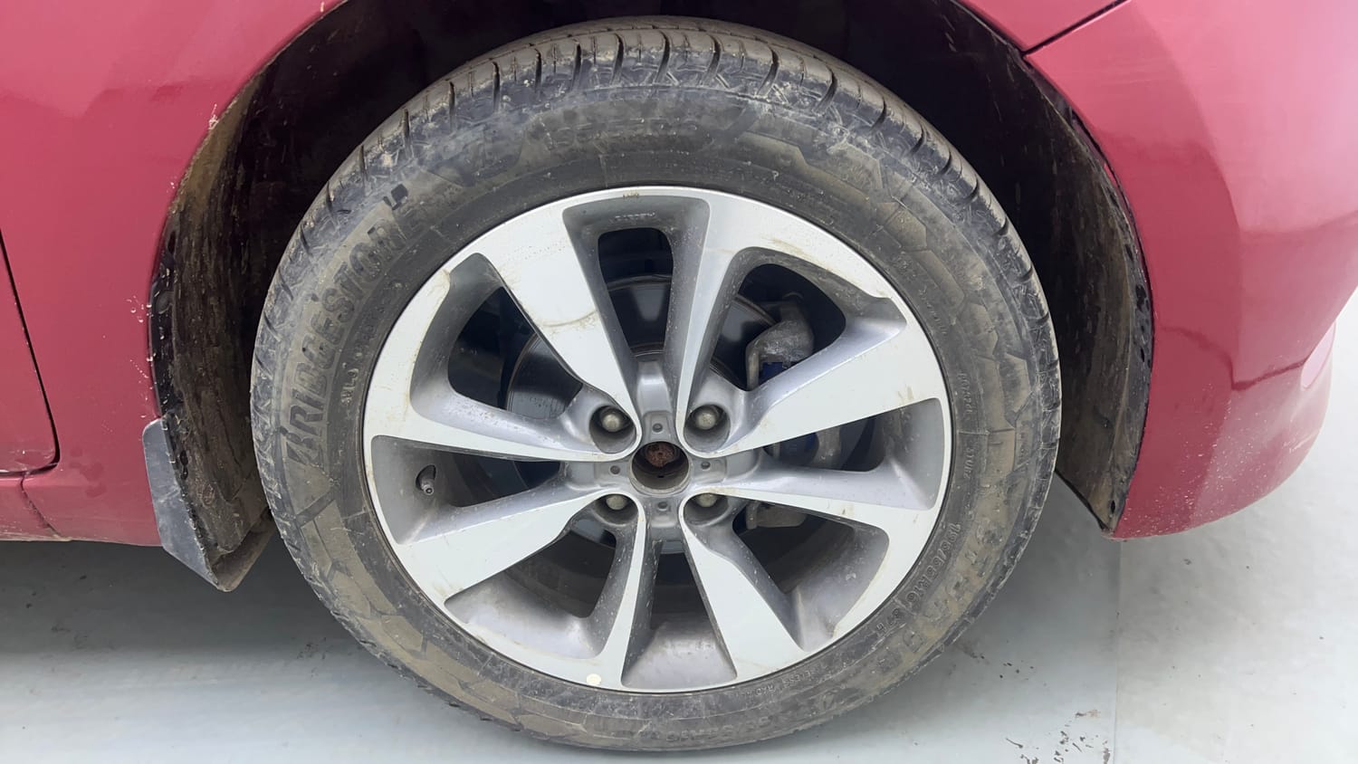 Used 2015 Hyundai Elite i20 Asta 1.2 Petrol Manual tyres RIGHT FRONT TYRE RIM VIEW