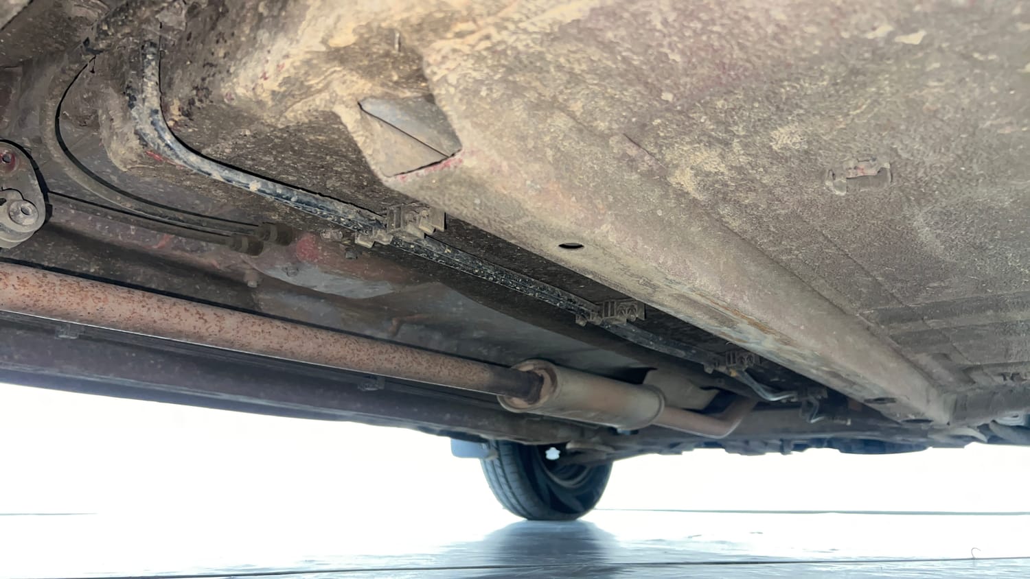Used 2019 Renault Kwid RXT (O) 1.0 SCE Edition Petrol Manual extra REAR RIGHT UNDERBODY VIEW